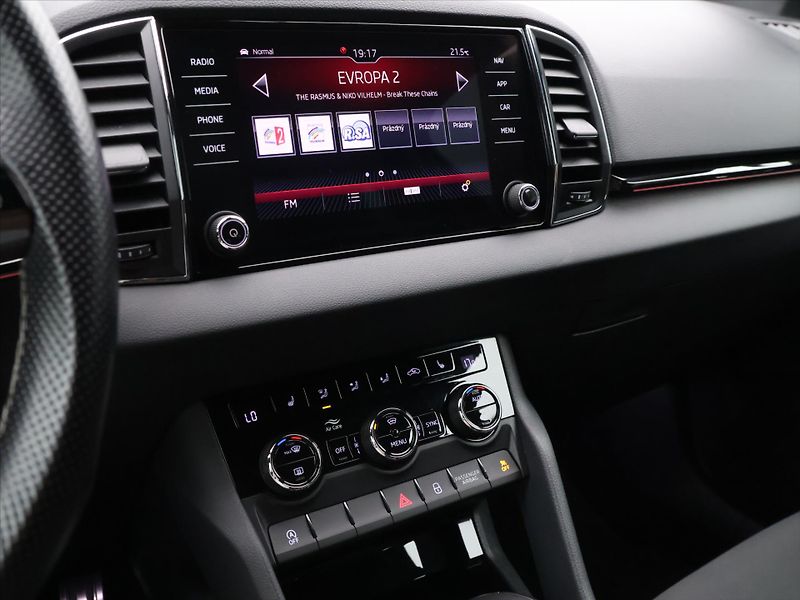 Škoda Karoq 2,0 TSI 140kW Sportline DSG 4x - fotka 19 z 30