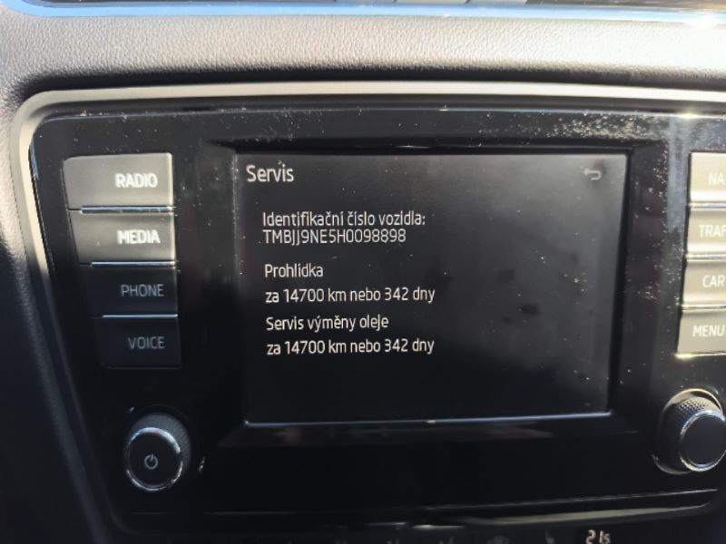 Škoda Octavia 2.0 TDi DSG Style - fotka 21 z 26