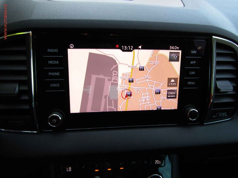 Škoda Karoq (2019) 1.6TDi, ČR, DSG, navi - fotka 16 z 21