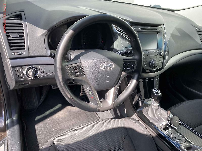 Hyundai i40 (2015) 1.7CRDi, 2.maj,ČR, Bixen - fotka 13 z 19