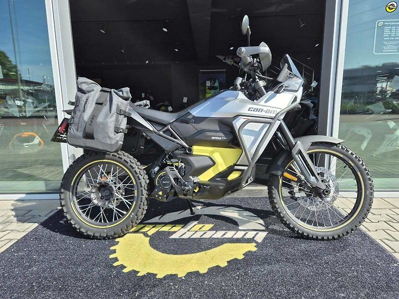Can-Am (2025) ORIGIN 73' 35kW - fotka 3 z 23