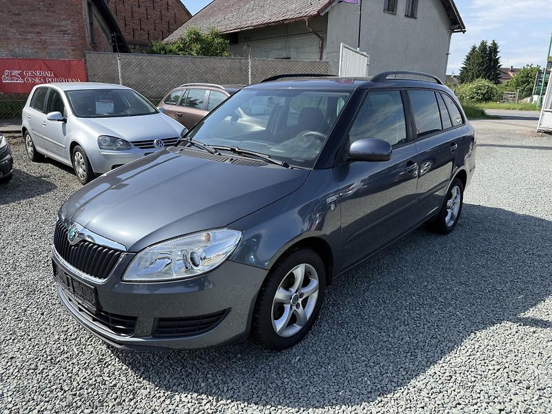 Škoda Fabia 1.2 TSI FAMILY - fotka 3 z 13