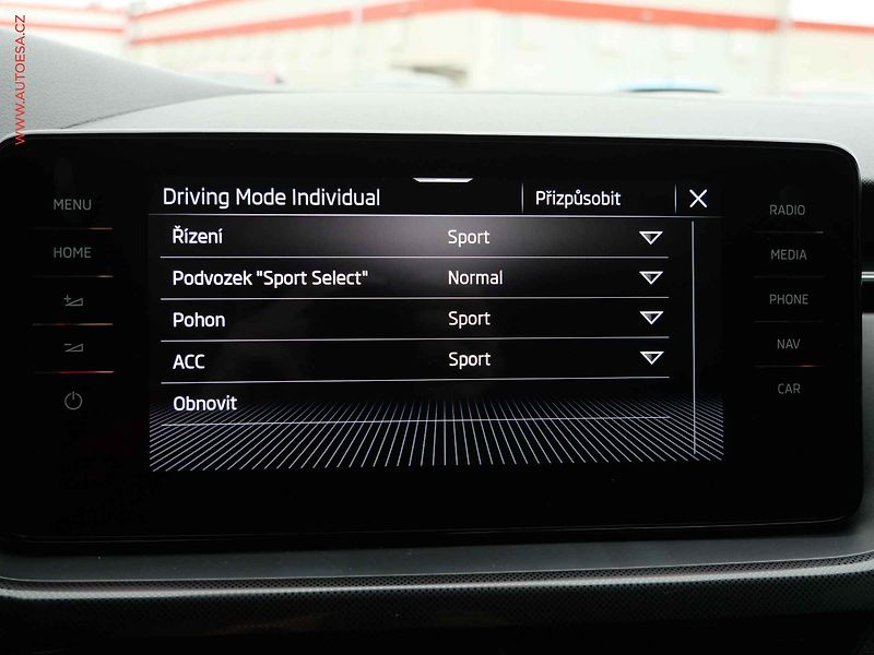 Škoda Scala (2019) 1.5 TSi, ČR, DSG, LED - fotka 25 z 27