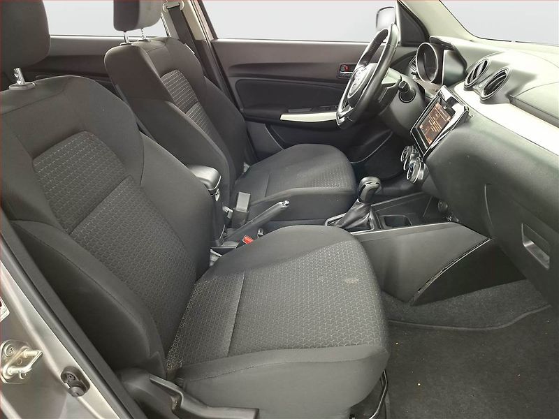Suzuki Swift (2019) 1.0 BoosterJet, Automat, Navi - fotka 9 z 16