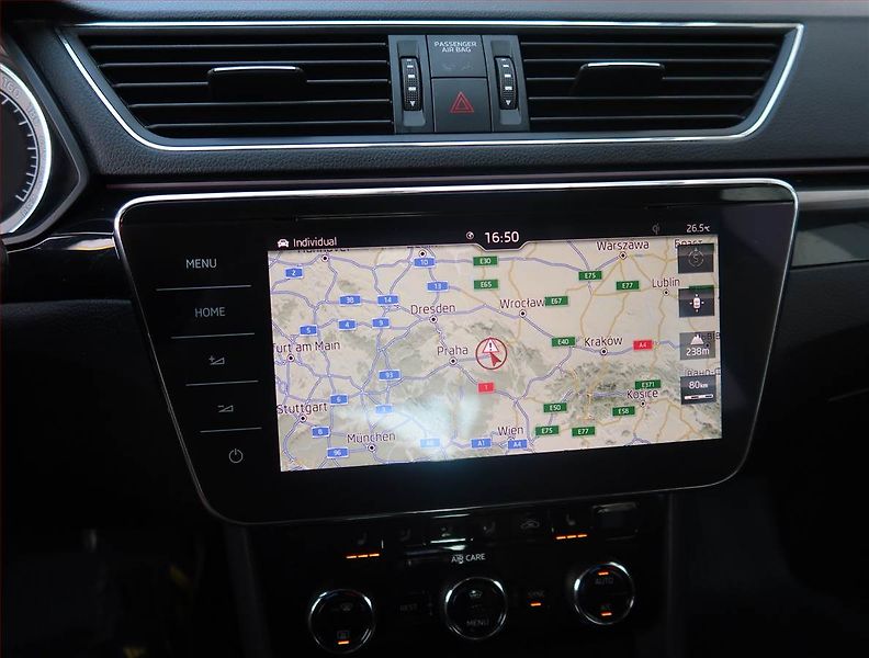 Škoda Superb (2017) Laurin&Klement 2.0 TDI 4x4 - fotka 23 z 30