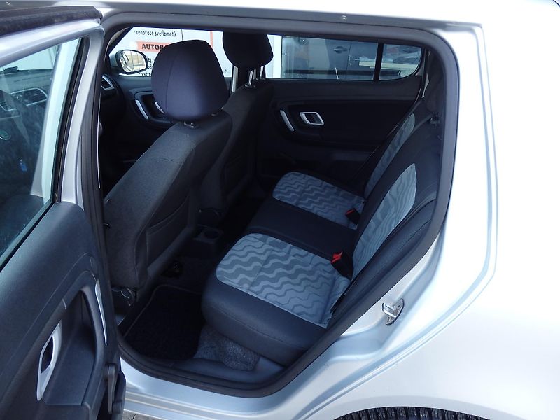 Škoda Fabia 1.4 16V KLIMA, 8x AIRBAG - fotka 7 z 13