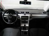 Volkswagen Passat (2011) 1.6 TDi, 1.maj, servis.kniha - náhled 8