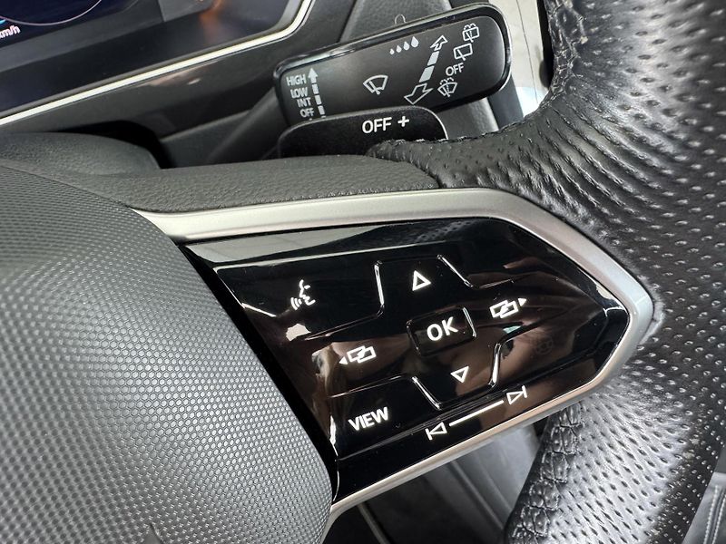 Volkswagen Tiguan 1,5TSI DSG*R-LINE*REZERVACE! - fotka 24 z 32