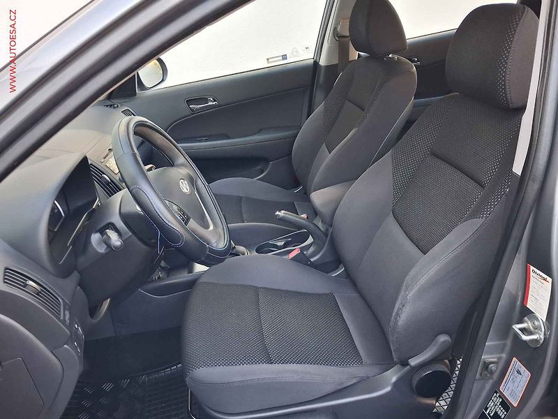 Hyundai i30 (2012) 1.6 dCi, 1.maj,ČR, AC, STK6 - fotka 9 z 15