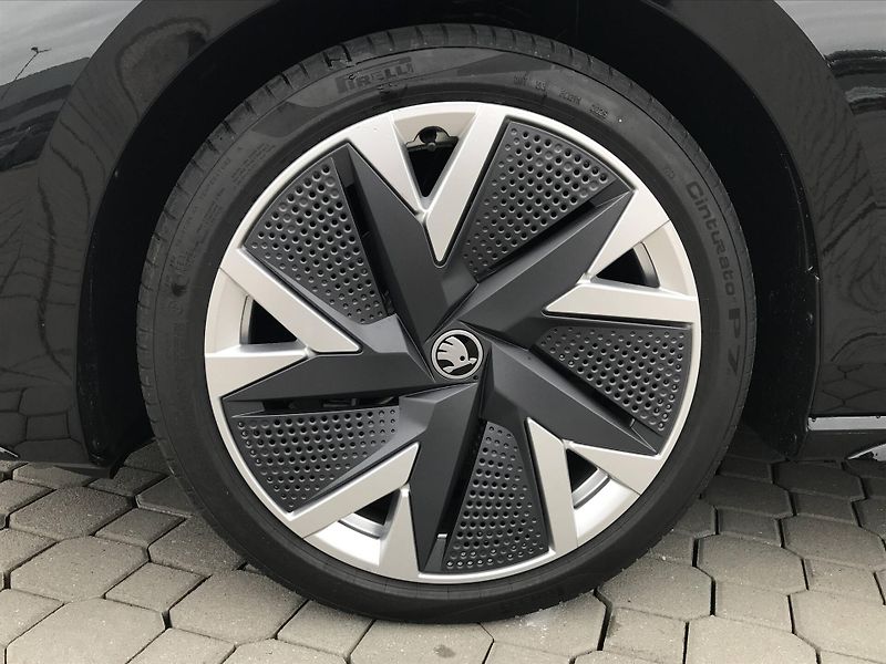 Škoda Superb (2025) Sportline 7DSG 2,0TDI - fotka 21 z 24