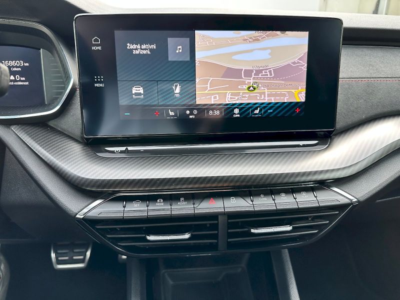 Škoda Octavia (2023) 2.0 TDI 147kW DSG 4x4 RS Combi - fotka 14 z 24