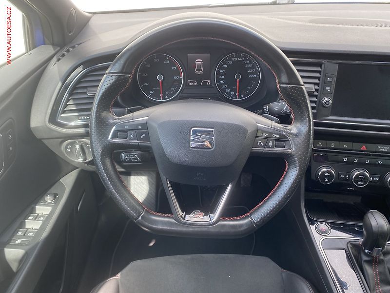 Seat Leon (2017) 1.8 TSi, FR, DSG, LED, panor - fotka 11 z 18