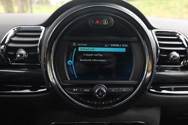 Mini Clubman 100 kW JCW paket LED Navi - fotka 29 z 40