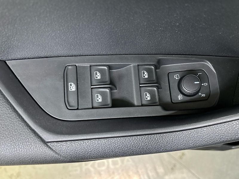 Škoda Karoq Top Selection DSG - fotka 21 z 30
