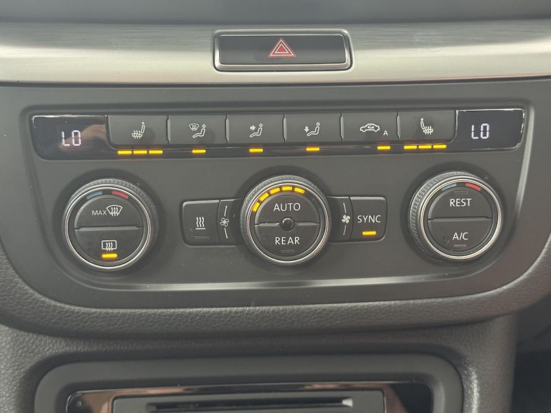 Volkswagen Sharan (2017) 2.0TDi 110kW 4M Highline 7míst - fotka 42 z 52
