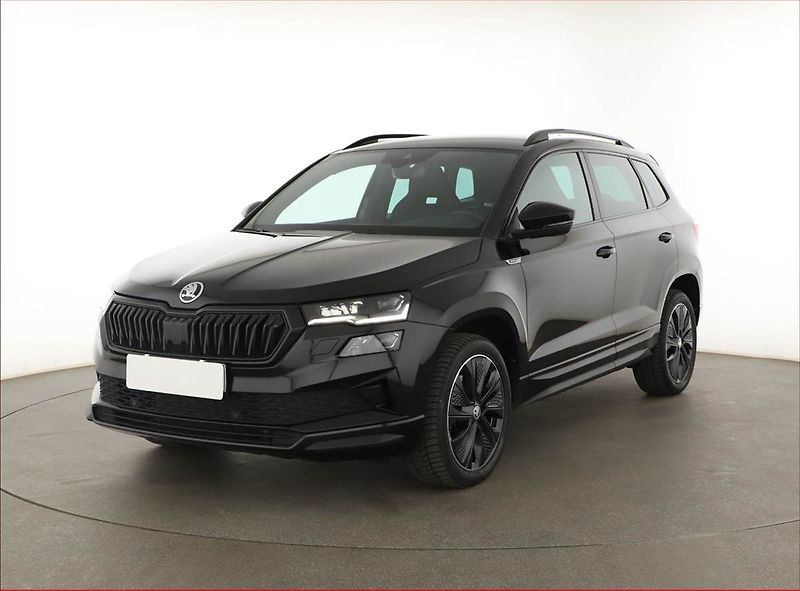 Škoda Karoq (2023) Sportline 1.5 TSI - fotka 2 z 18