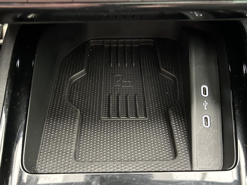 Škoda Kamiq 1.5 TSI Monte Carlo - fotka 15 z 30