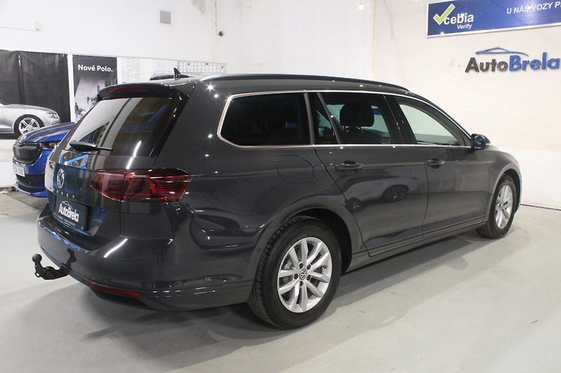 Volkswagen Passat (2020) 2.0TDI DSG Display Matrix - fotka 14 z 38