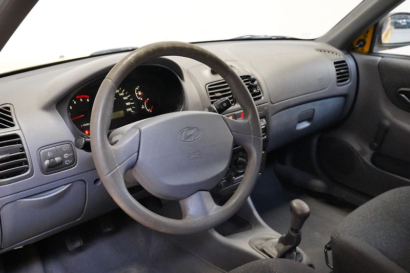 Hyundai Accent - fotka 5 z 6