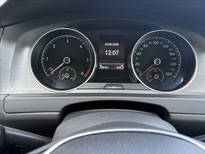 Volkswagen Golf 1,6 TDI rozvody spojka servis - fotka 14 z 33
