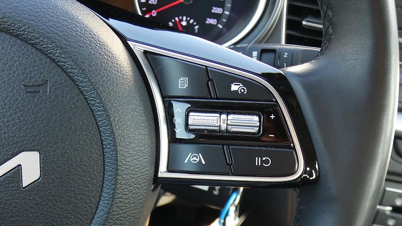 Kia Ceed 1.5 T-GDI 118kW SPIN - fotka 12 z 22