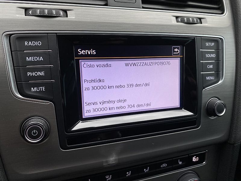 Volkswagen Golf 1,2 TSI 77 kW Comfortline - fotka 19 z 25