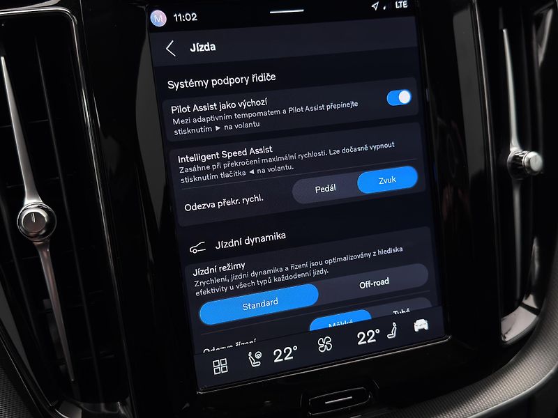 Volvo XC60 B5 AWD PLUS DARK CZ  - fotka 41 z 50