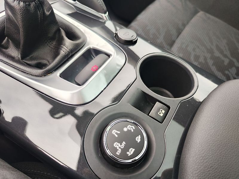 Peugeot 3008 2.0 HDI/110kW Premium - fotka 25 z 32