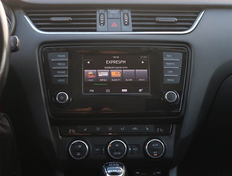 Škoda Octavia (2015) Scout 2.0 TDI, 4X4, Automat - fotka 12 z 20