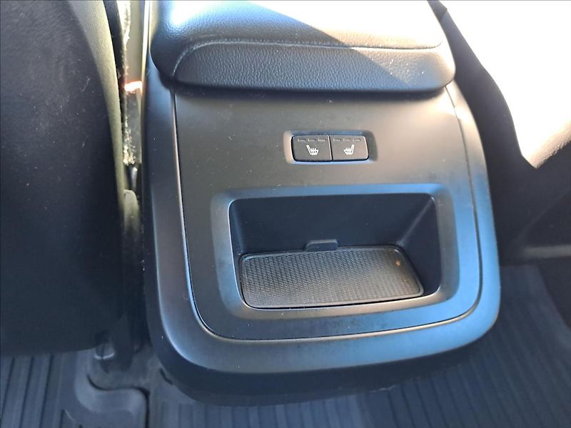 Volvo XC60 2,0 D4 FWD MOMENTUM - fotka 10 z 18