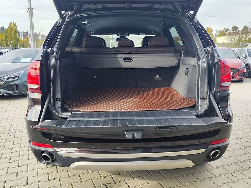 BMW X5 30d/190kW xDrive AT - fotka 10 z 38