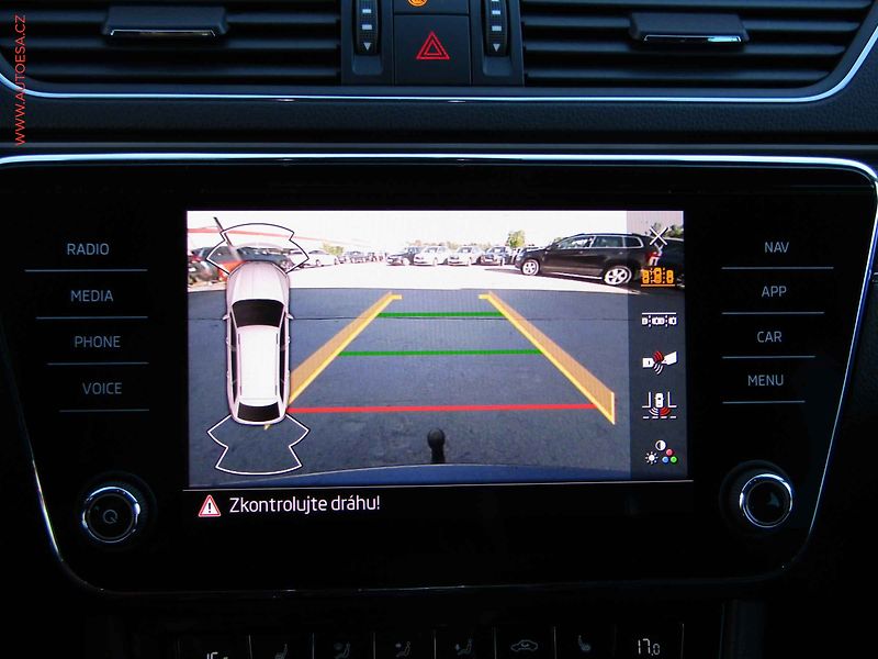 Škoda Superb (2021) 1.5 TSi, ČR, Style, DSG - fotka 20 z 22