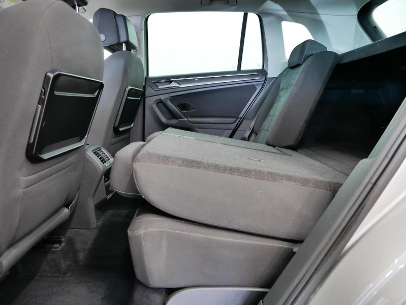 Volkswagen Tiguan - fotka 24 z 25