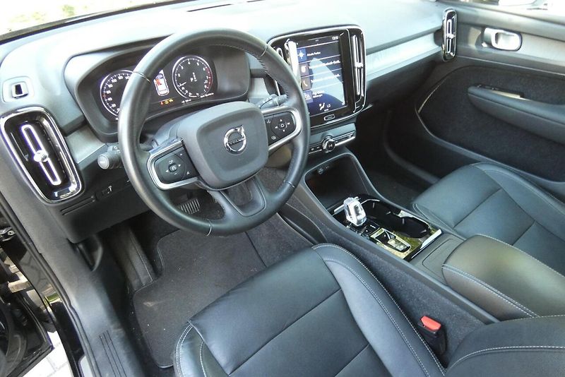 Volvo XC40 T3 Inscription Kůže LED Taž - fotka 11 z 15