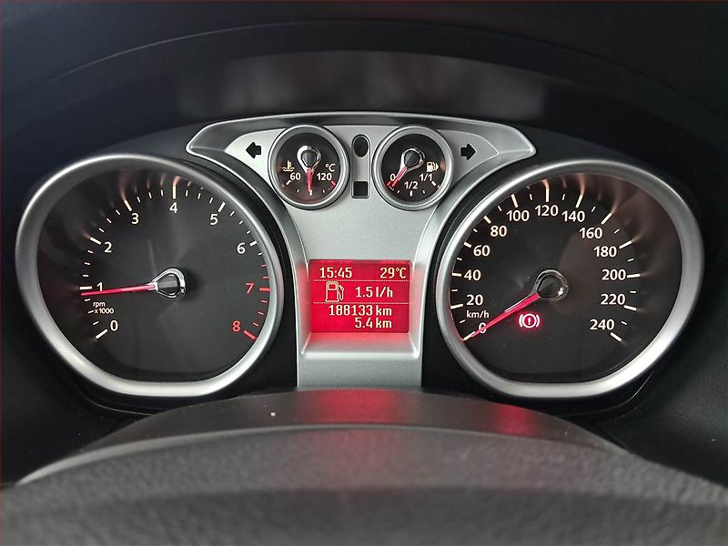 Ford Focus (2010) 1.8 16V, nová STK, v provozu - fotka 11 z 14
