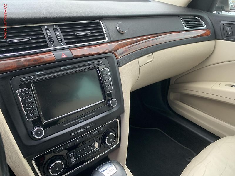 Škoda Superb (2010) 2.0 TDi, DSG, navi, xenon - fotka 17 z 23