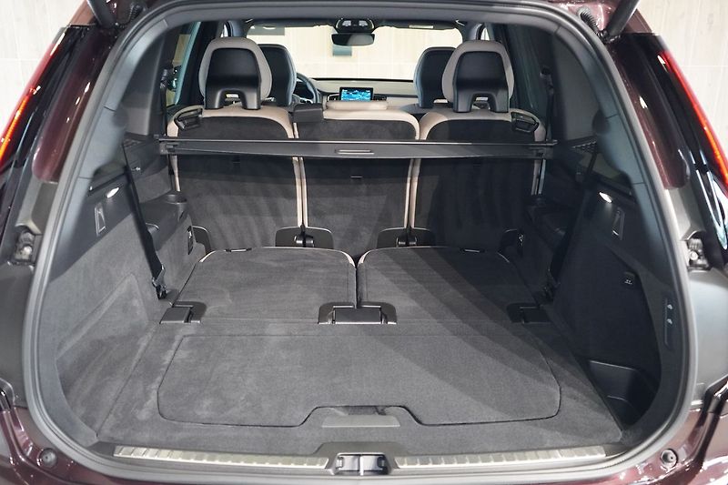 Volvo XC90 B5 AWD PLUS Dark, Vzduch, 360° - fotka 23 z 50