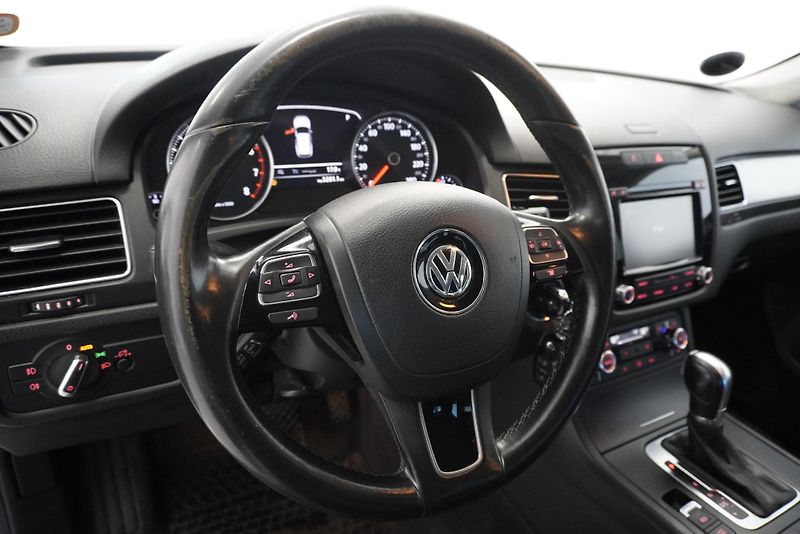 Volkswagen Touareg (2013) 3,6 V6 FSI AUTOMAT 4X4 KŮŽE - fotka 21 z 31
