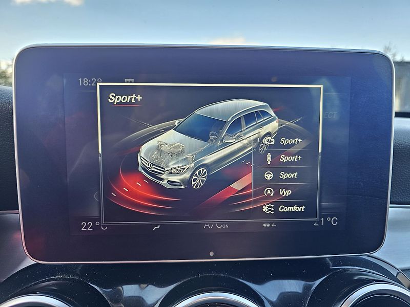 Mercedes-Benz Třídy C (2016) C220D 125kW 4MATIC 7G AIRMATIC - fotka 29 z 50