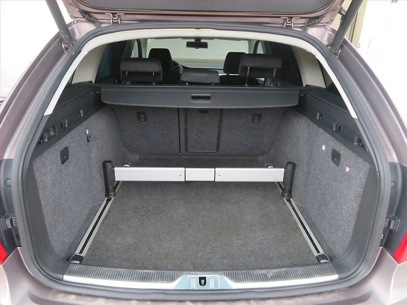 Škoda Superb (2010) 2.0 TDI, 4X4, Navi, Xenony - fotka 13 z 15