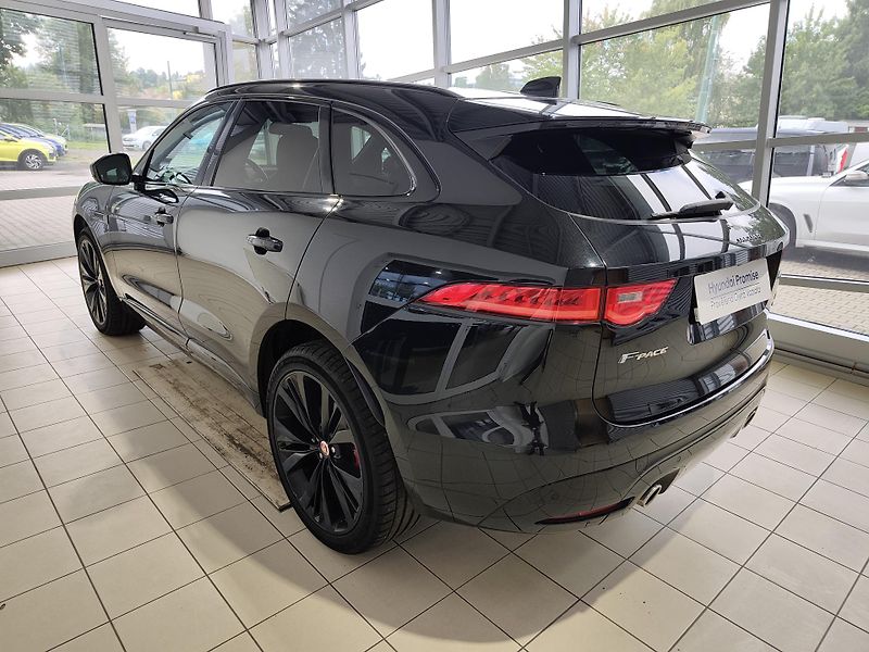 Jaguar F-Pace (2018) 3.0d 221kW S 4x4 AT - fotka 2 z 28