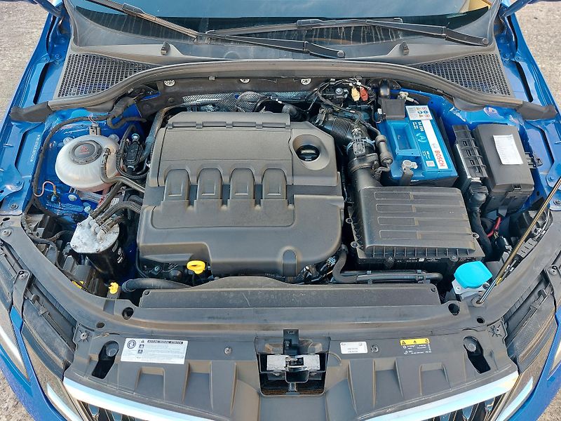 Škoda Octavia 1,6 TDi 85kw STYLE - VÝBAVA - fotka 19 z 19