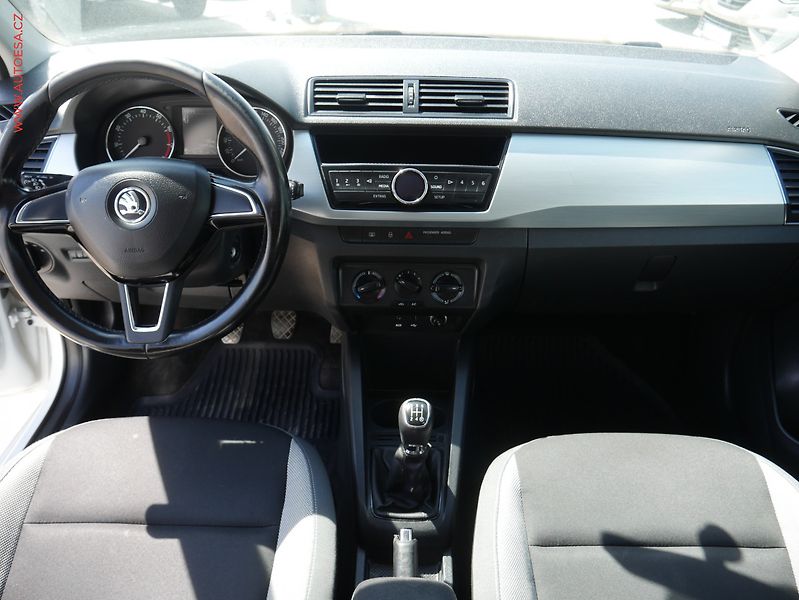 Škoda Fabia (2015) 1.0i, ČR, AC - fotka 8 z 17