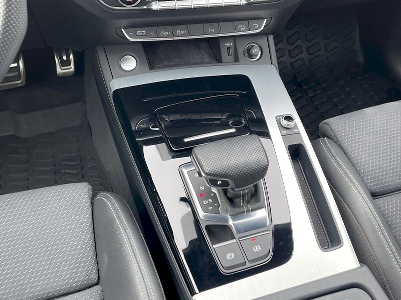 Audi Q5 (2022) Sportback 40 TDI 150 kW Quattr - fotka 11 z 35