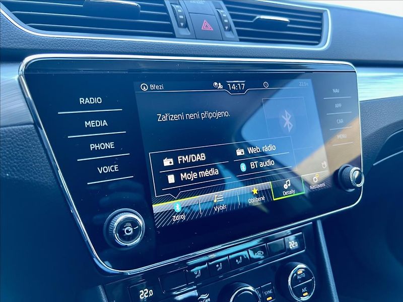 Škoda Superb 2,0 TDI DSG VIRTUAL ACC ZÁRUKA - fotka 29 z 48