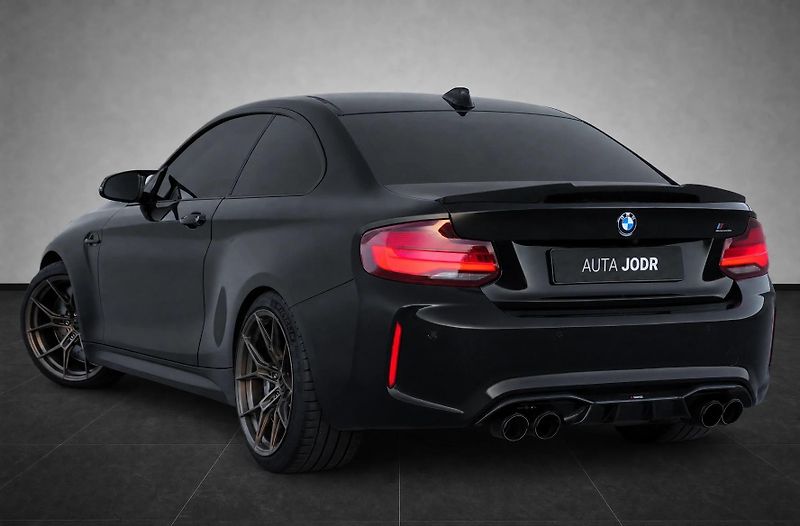 BMW M2 Competition, Akrapovič, Harman - fotka 3 z 29