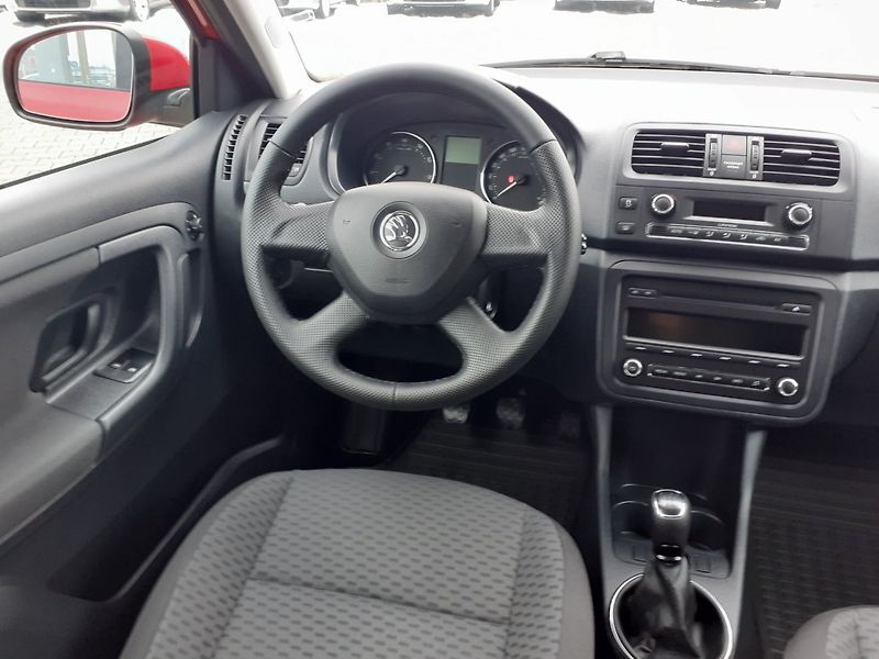 Škoda Fabia (2014) KOMBI 1.2 TSi  AMB - fotka 8 z 33