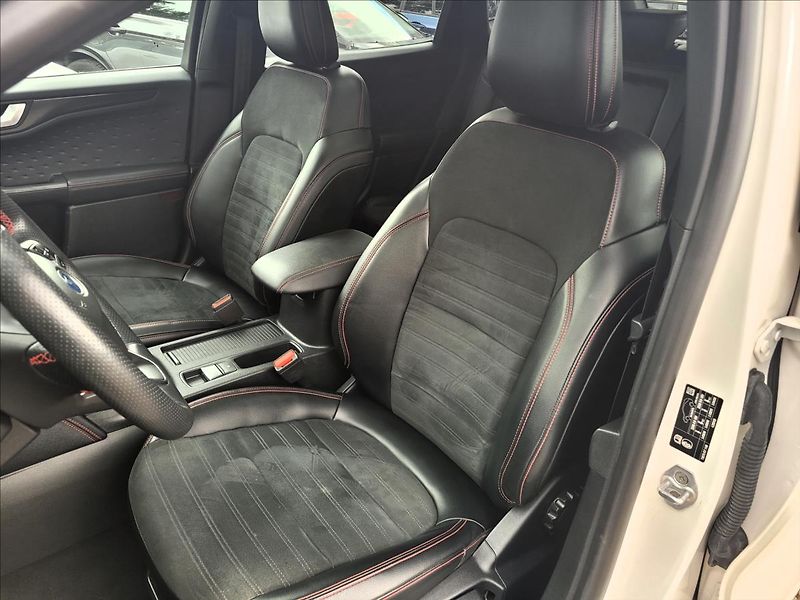 Ford Kuga 1,5 Již není k dispozici - fotka 8 z 50