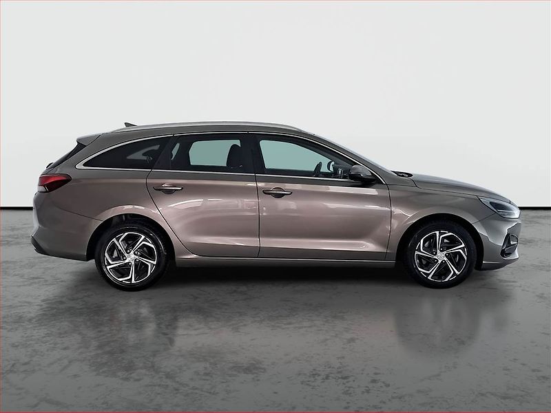 Hyundai i30 (2023) Smart 1.0 T-GDI - fotka 6 z 19