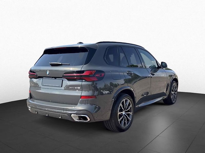 BMW X5 xDrive30d M-Sport DAPro 360 - fotka 4 z 15